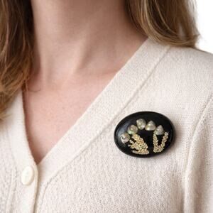 Vintage 60s Resin Shell Brooch Black Oval Mother of Pearl Sea Motif